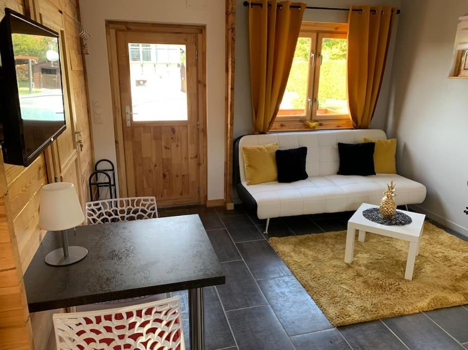 Chalet 2 Personnes Avec Jacuzzi Et Piscine Saisonniere Partagee Corcieux 외부 사진