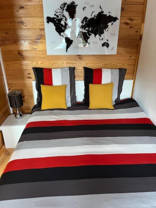 Chalet 2 Personnes Avec Jacuzzi Et Piscine Saisonniere Partagee Corcieux 외부 사진