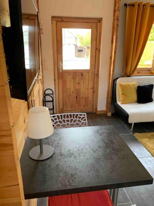 Chalet 2 Personnes Avec Jacuzzi Et Piscine Saisonniere Partagee Corcieux 외부 사진